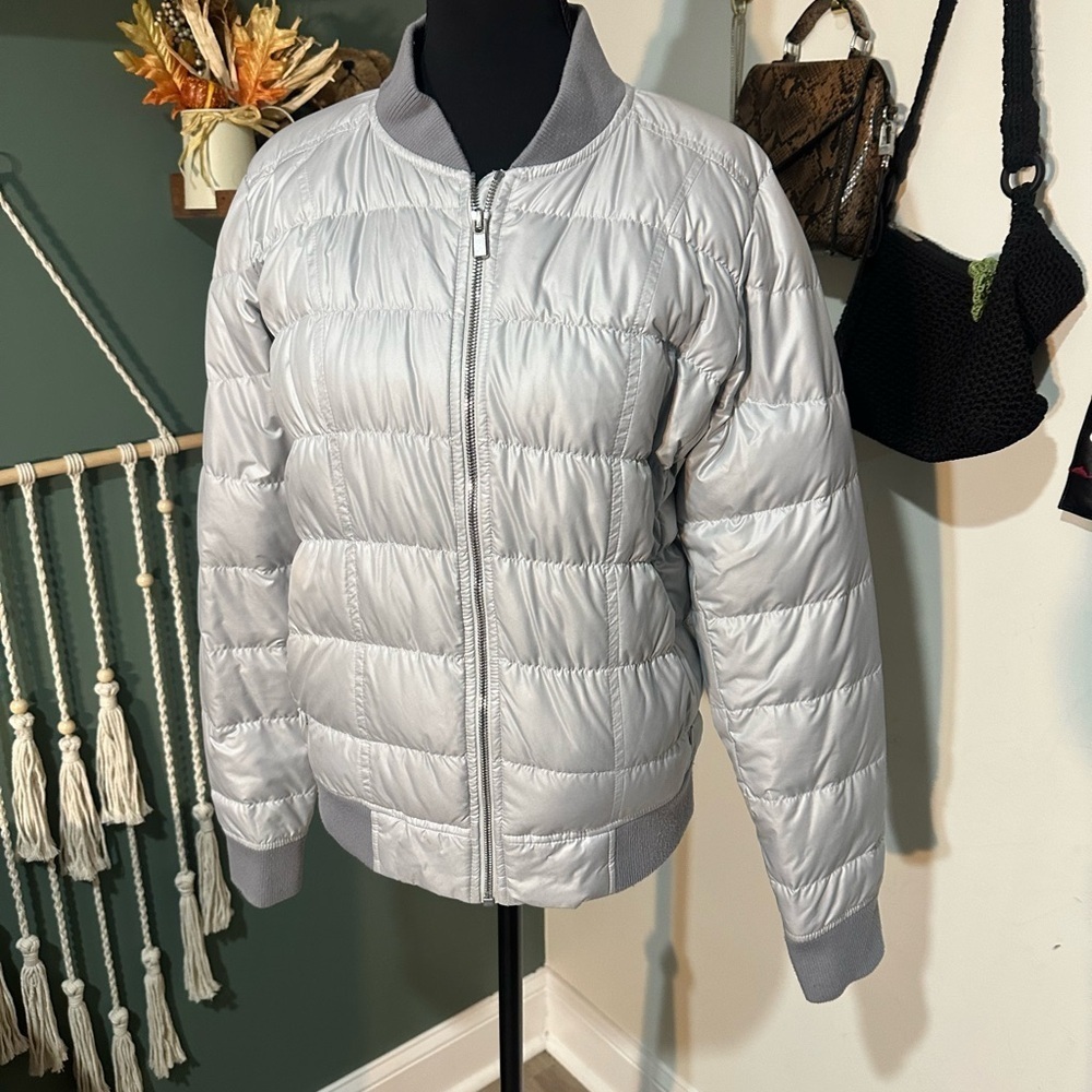 Athleta Women's Silver Gray Goose Down Puffer Jacket Size Medium